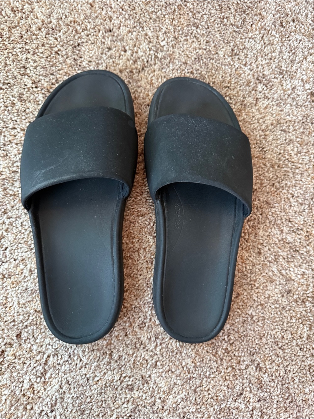 lululemon athletica Black Textured Logo Flip-Style Footbeds